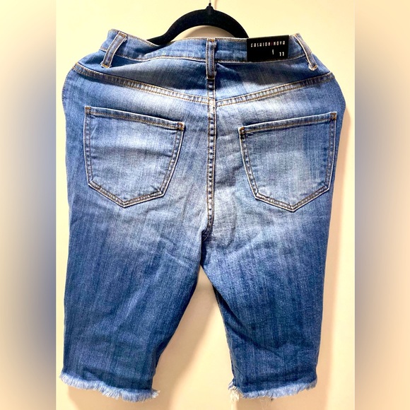 Fashion Nova ** Denim shorts - Picture 3 of 7